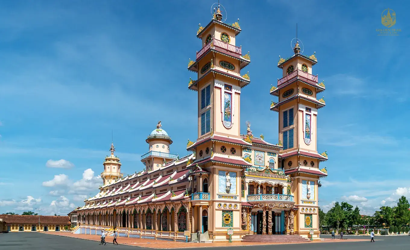 Family Discovery Vietnam Tour 14 Days: Saigon to Hanoi Adventure